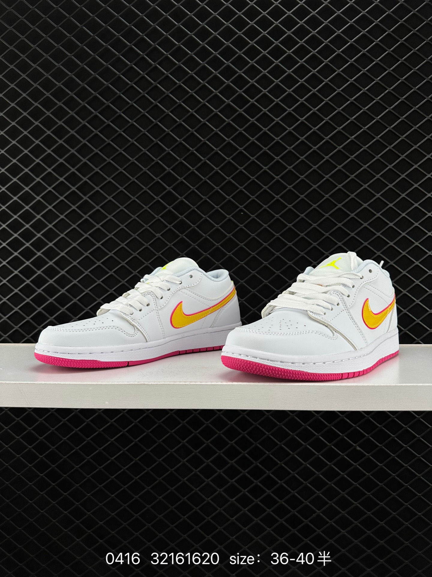 Air Jordan 1 Low SE”Phantom Denim Swoosh“